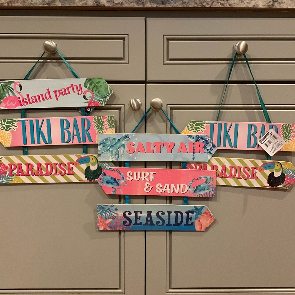 Tropical Hanging Wood Signs Set